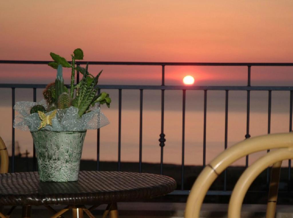 Bed and Breakfast Torre Salina Макарі Екстер'єр фото